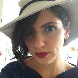 Meet your Posher, Gina